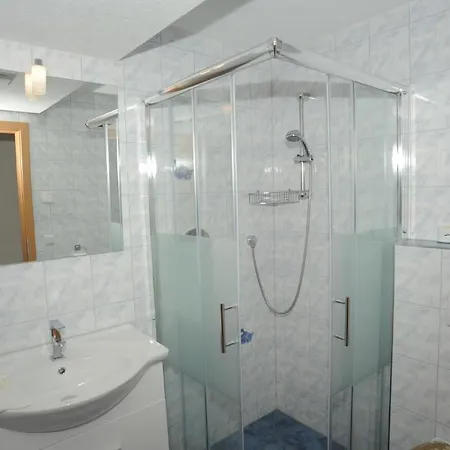 Guest house Gasthaus-pension Fischerkeller