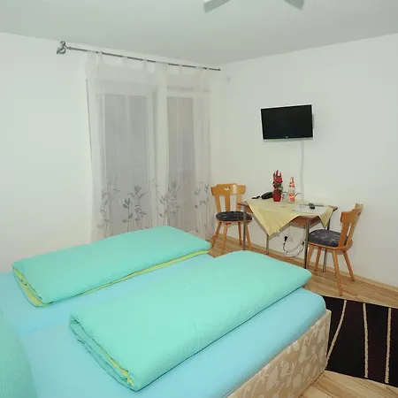 Guest house Gasthaus-pension Fischerkeller Randegg