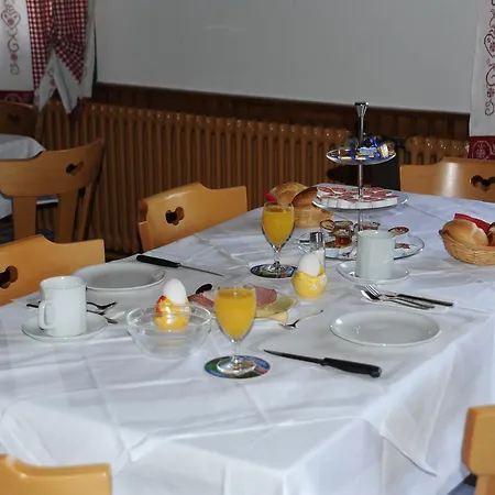 Gasthaus-pension Fischerkeller Randegg